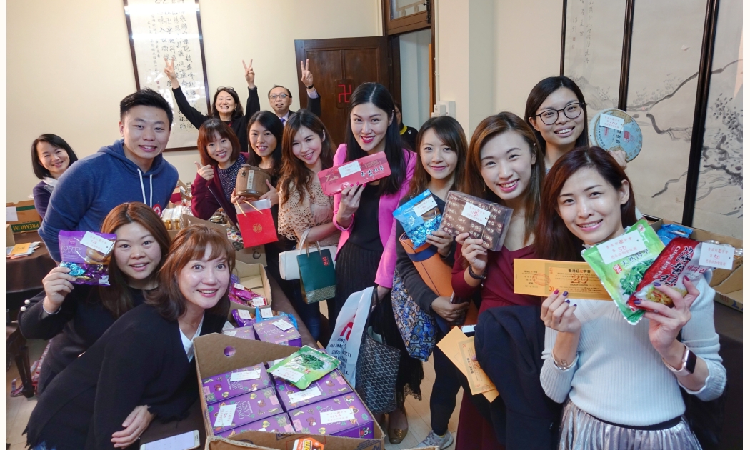 20190122_本會第70屆慈善賣物會_香港女青年商會成員蒞臨參與義賣